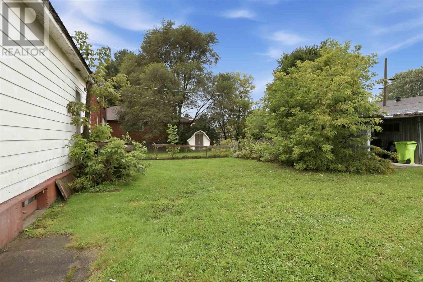32 Wallace Ter Property Photo 24