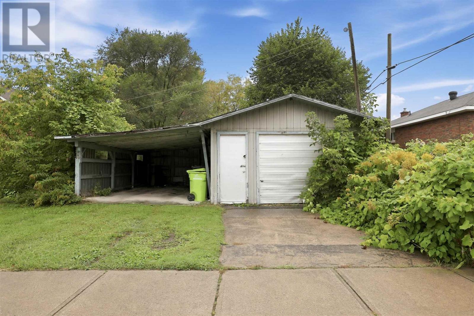 32 Wallace Ter Property Photo 27