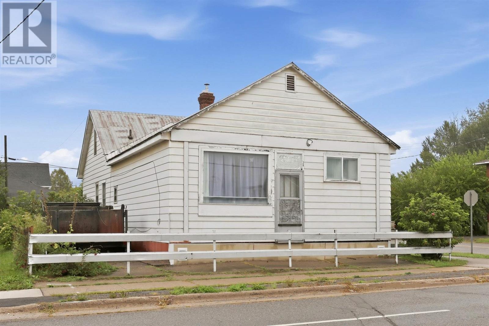 32 Wallace Ter Property Photo 30
