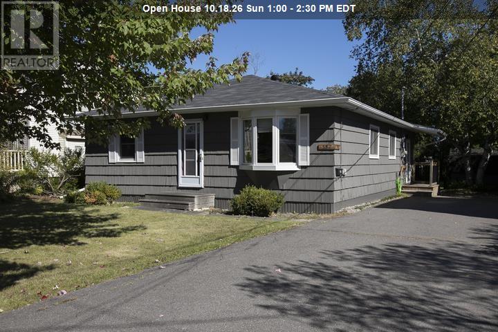 552 Lake St Photo de la propriété 1