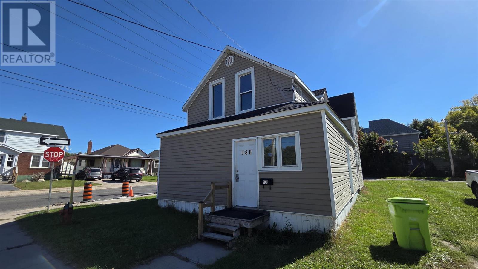 188 Dennis St Property Photo 1