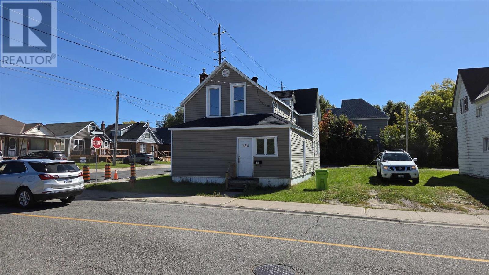 188 Dennis St Property Photo 3