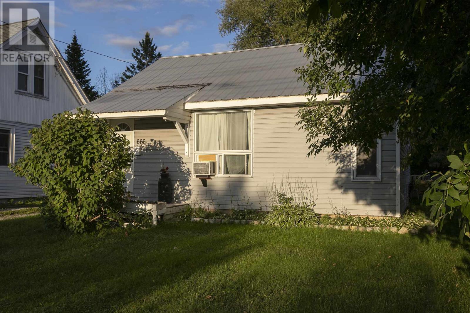 666 Shafer AVE Property Photo 1