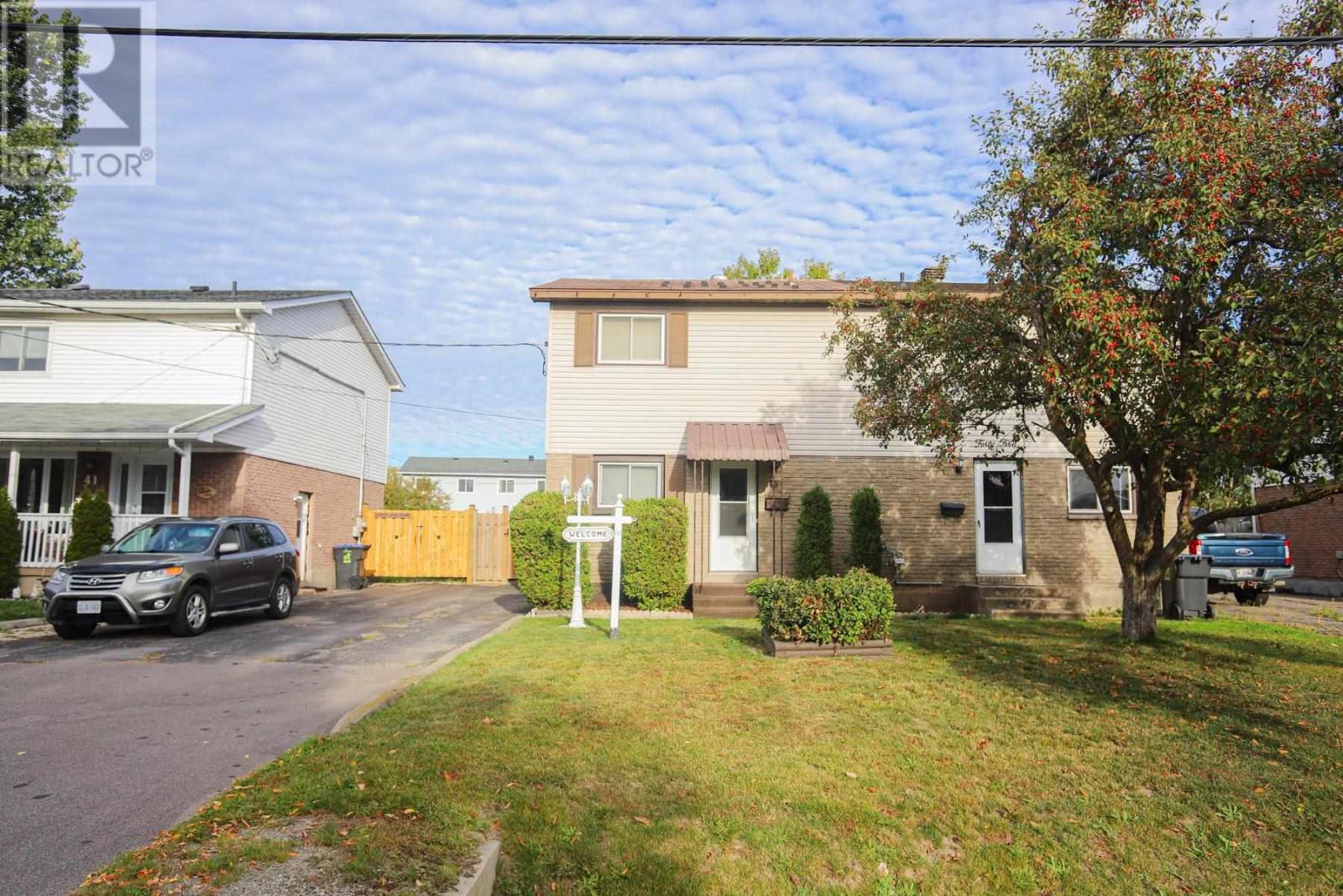 43 Broadview Dr Property Photo 1