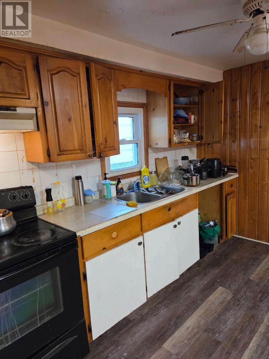 91 Wellington St Property Photo 3