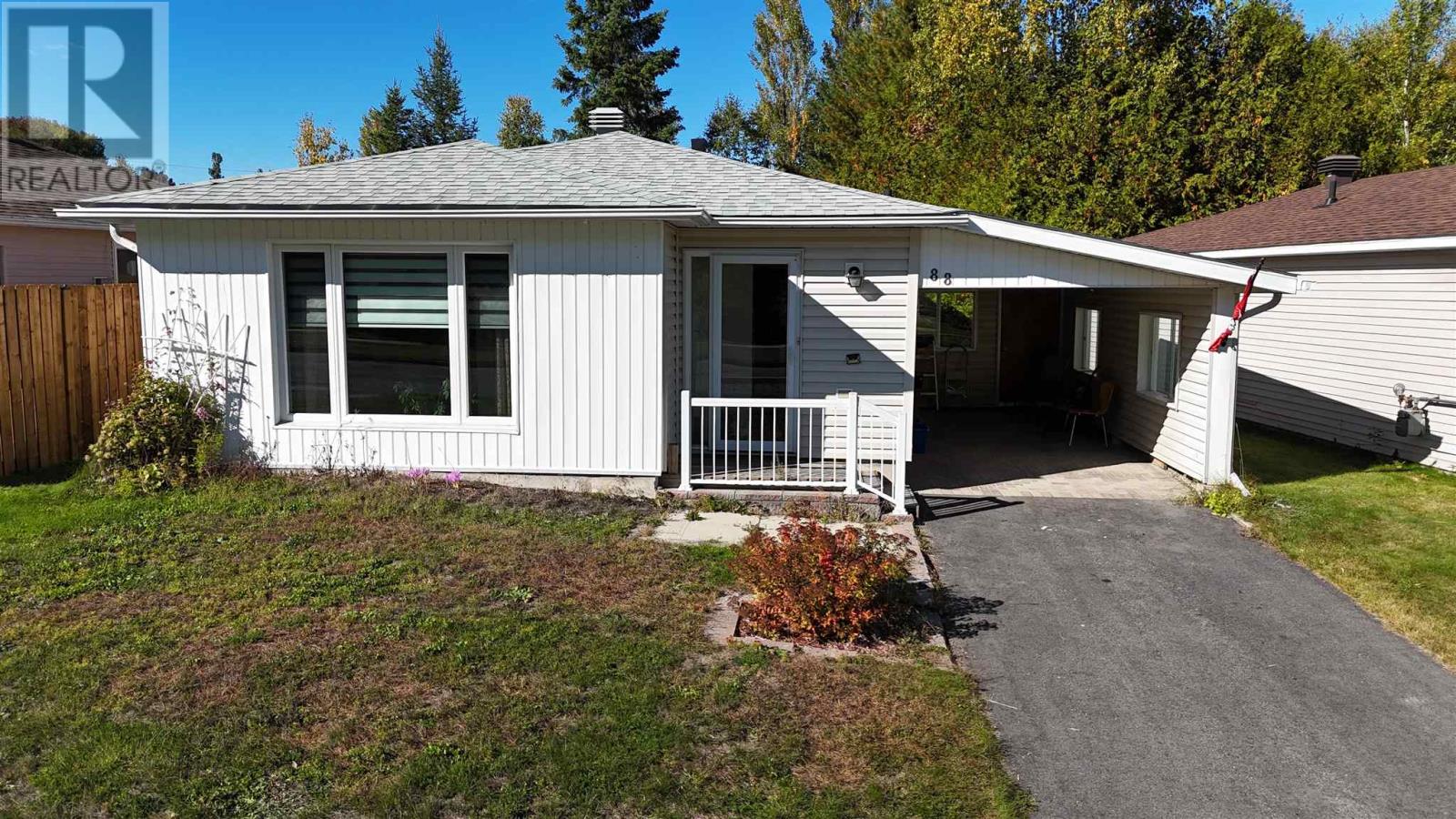 88 Esten Dr S Property Photo 1