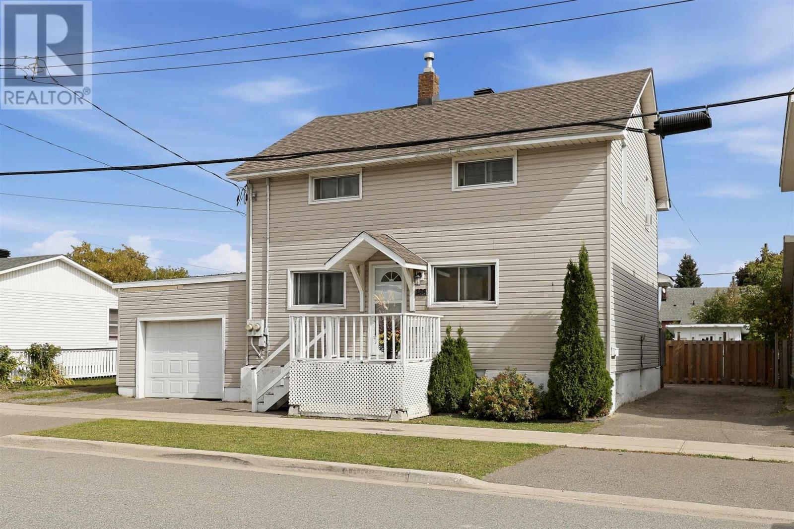 386 Second Ave Property Photo 1