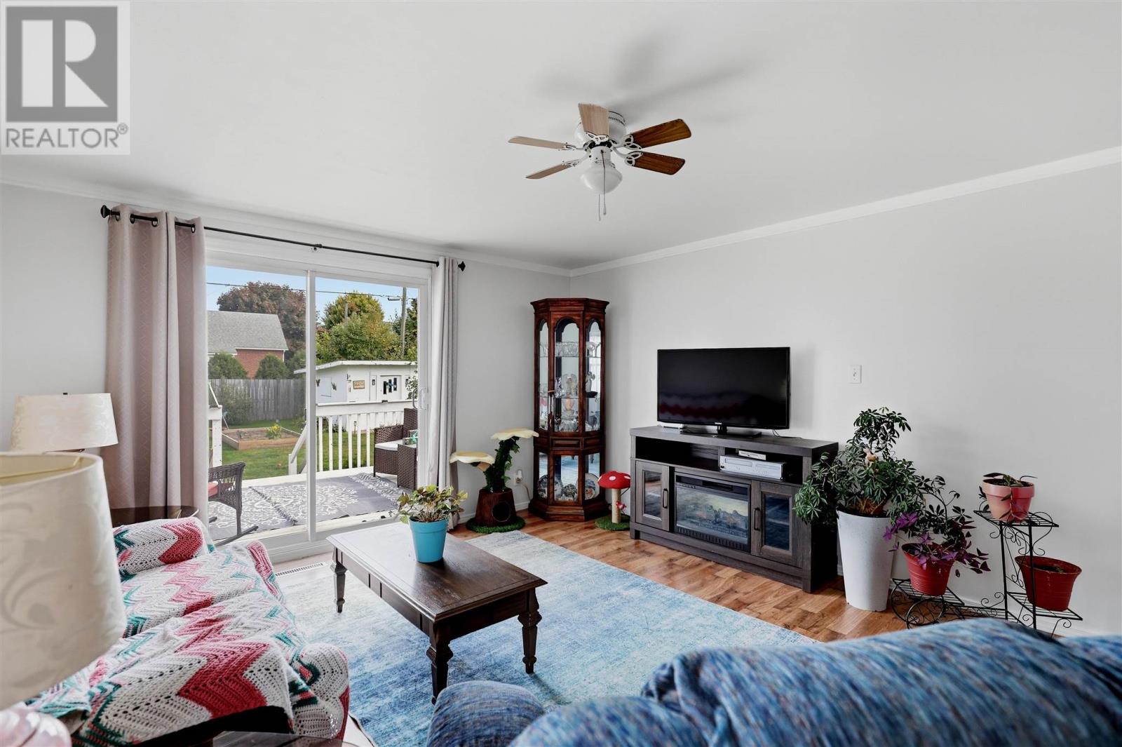 386 Second Ave Property Photo 6