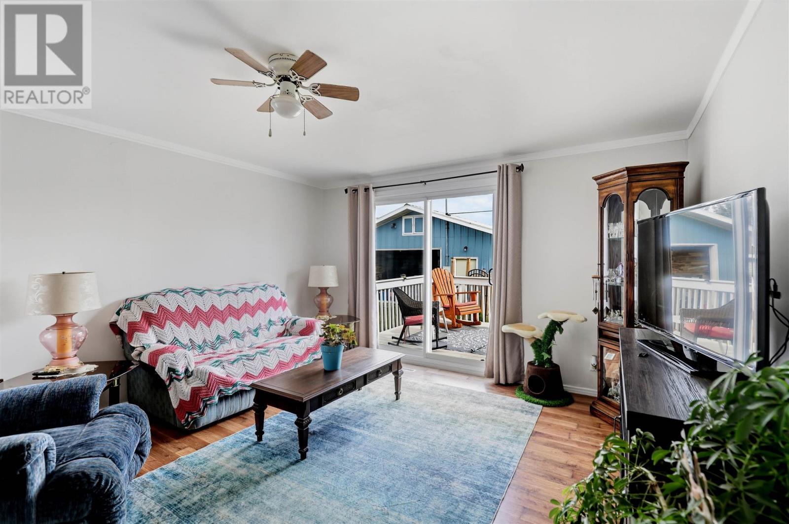 386 Second Ave Property Photo 7