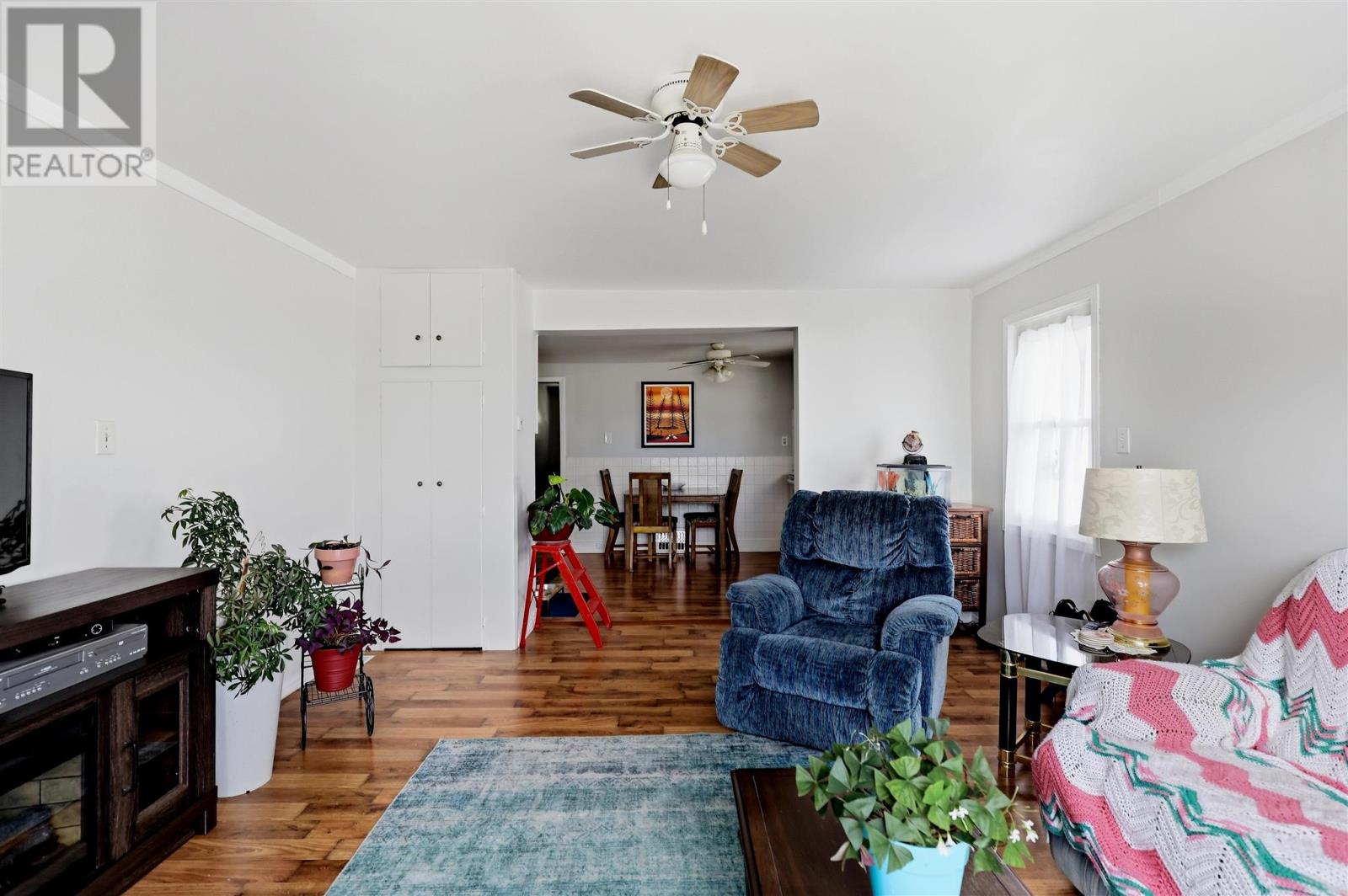 386 Second Ave Property Photo 8
