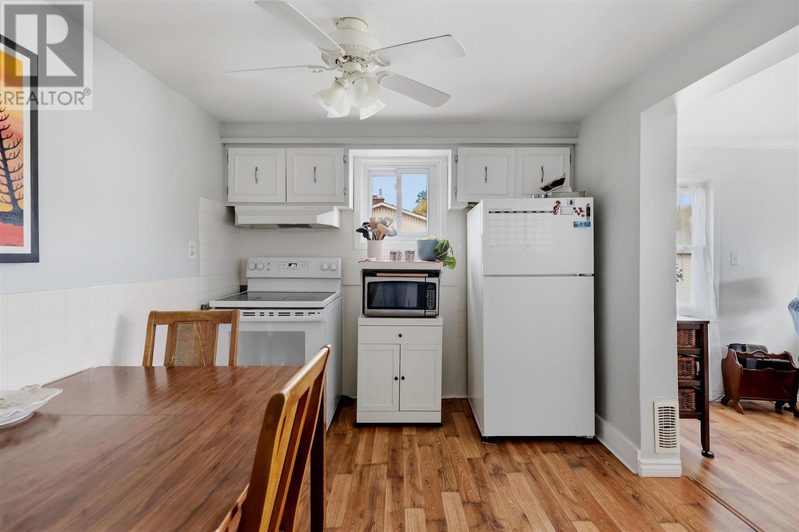 386 Second Ave Property Photo 12