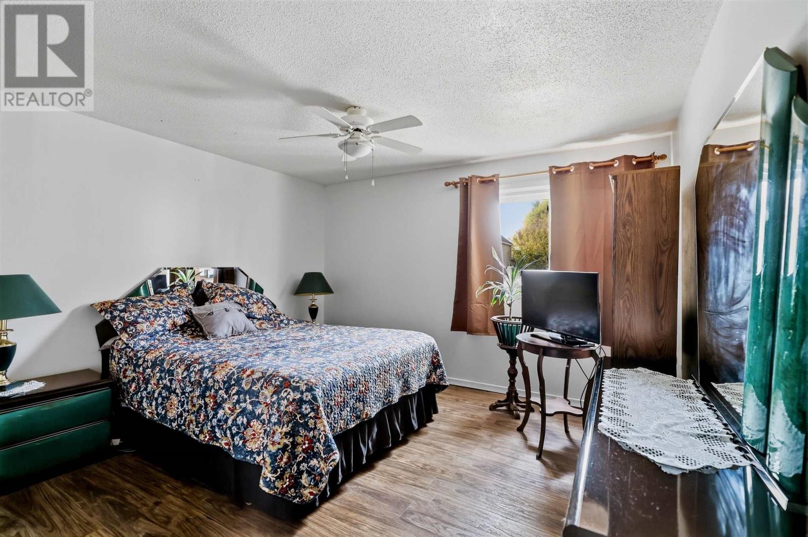 386 Second Ave Property Photo 16