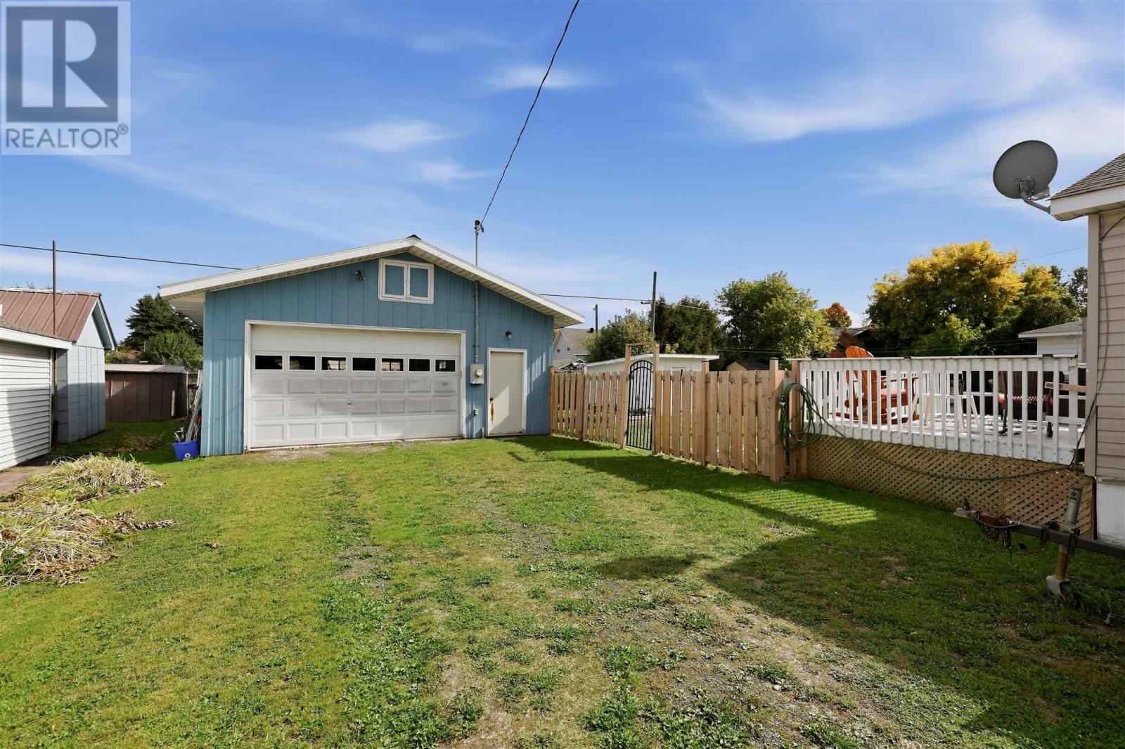 386 Second Ave Property Photo 30