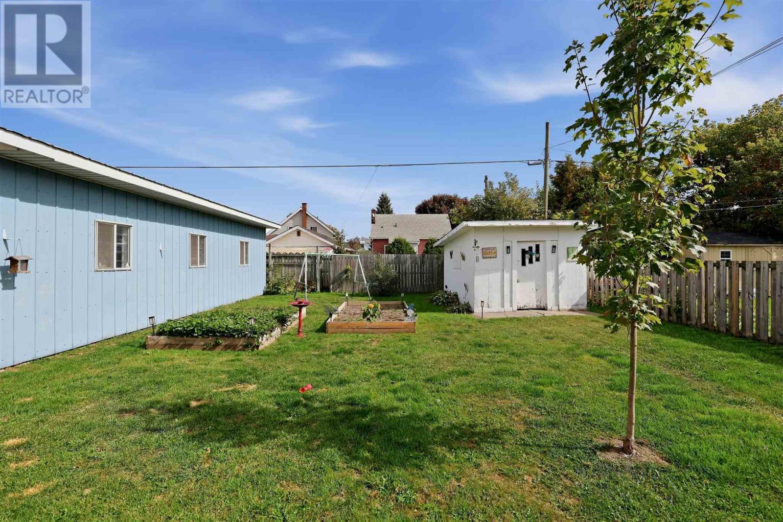 386 Second Ave Property Photo 33