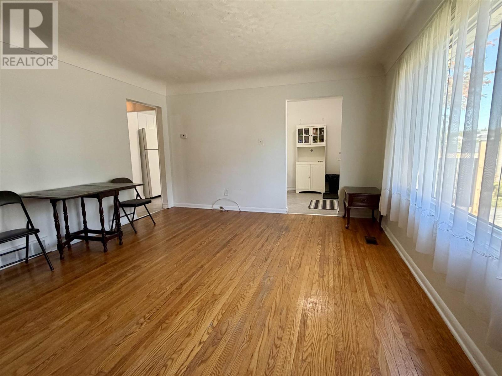 135 Dieppe Ave Property Photo 10