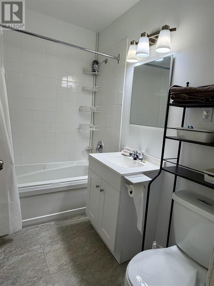 135 Dieppe Ave Property Photo 11