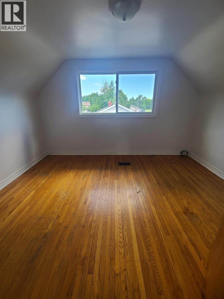 135 Dieppe Ave Property Photo 15