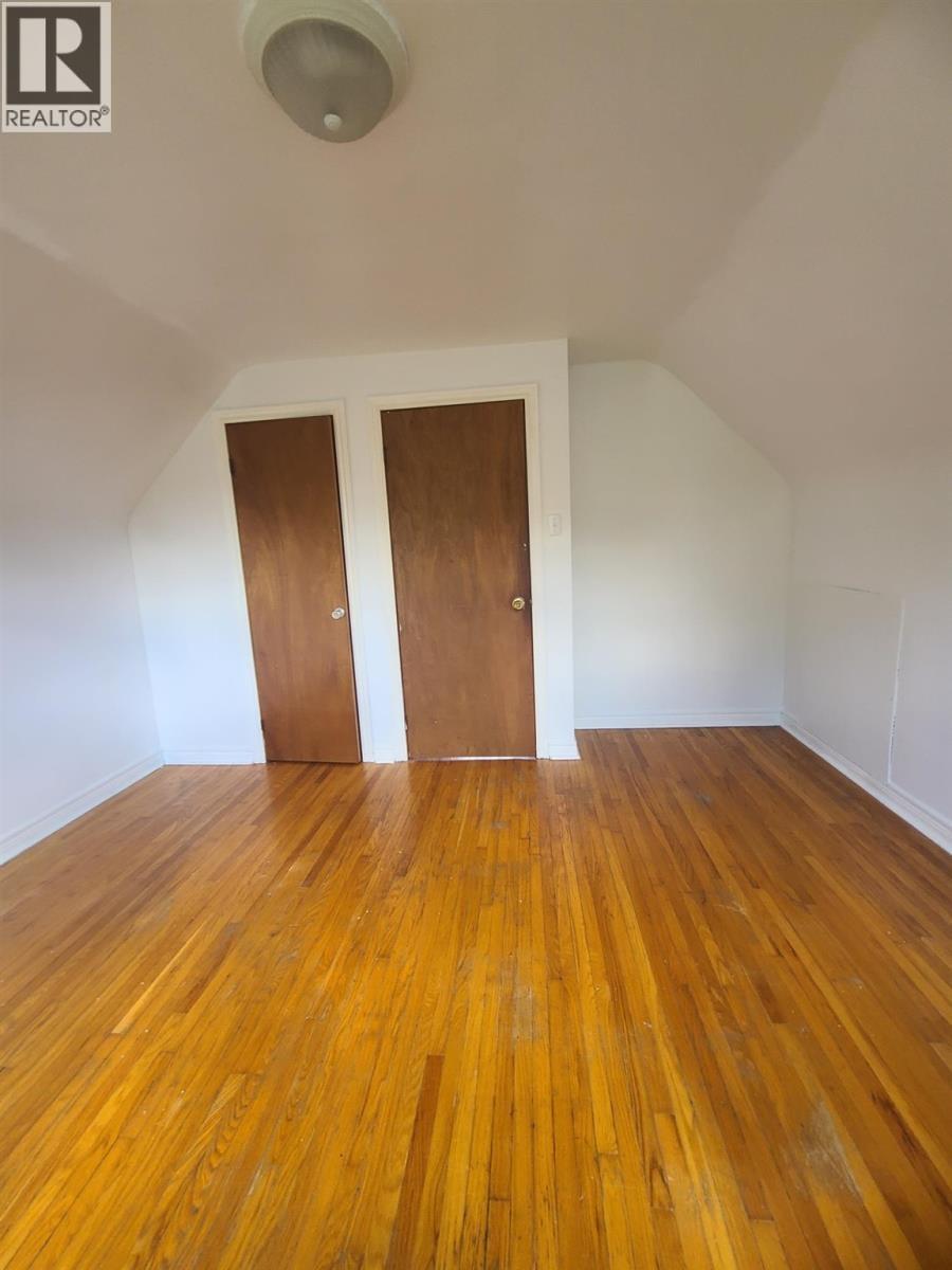135 Dieppe Ave Property Photo 17