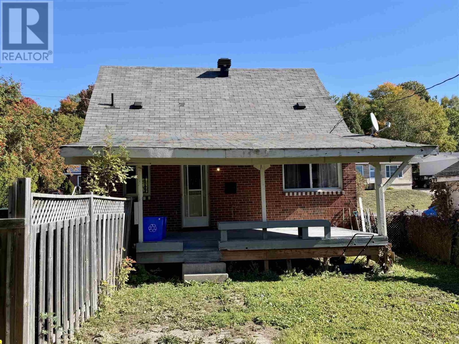 135 Dieppe Ave Property Photo 26