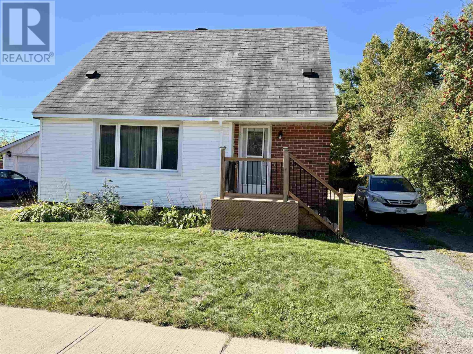 135 Dieppe Ave Property Photo 28
