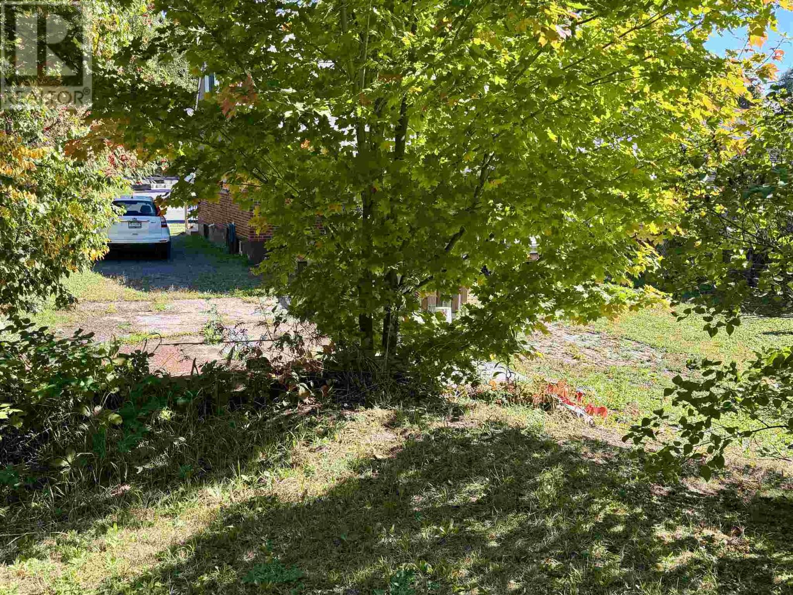 135 Dieppe Ave Property Photo 33