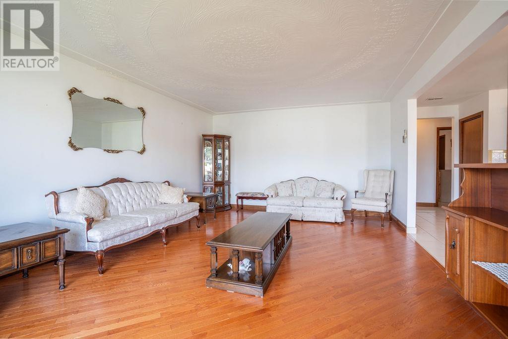 285 Spadina Ave Property Photo 17