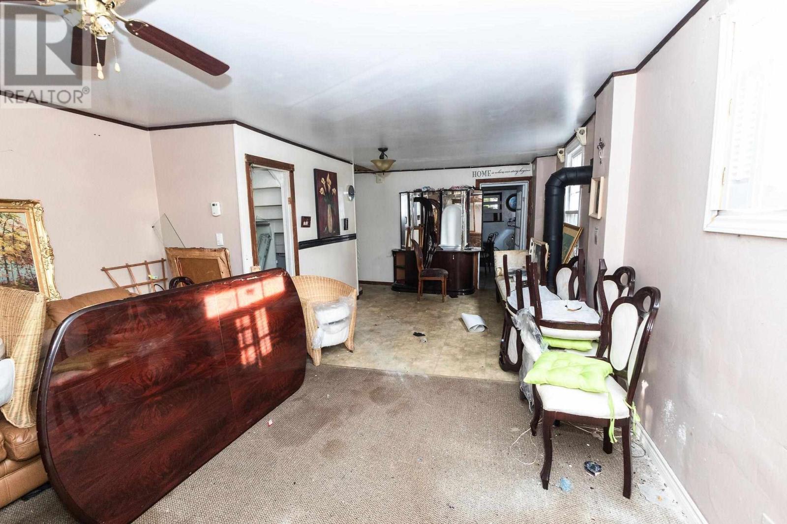 178 Dennis St Property Photo 6