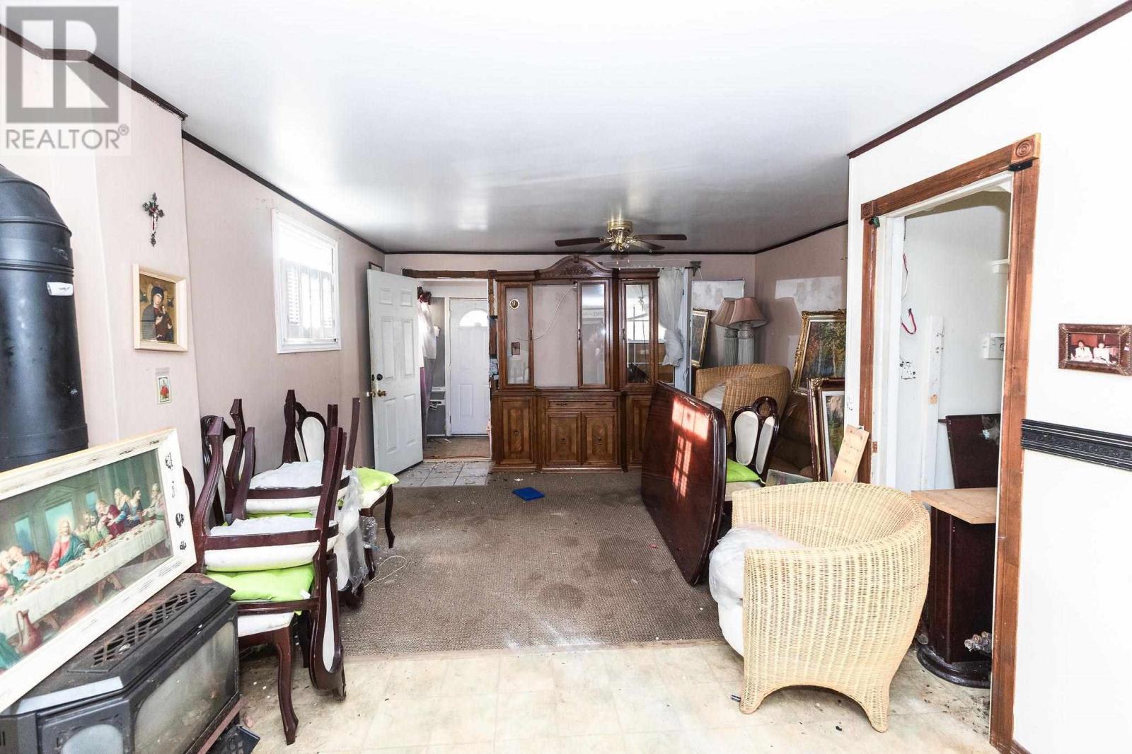 178 Dennis St Property Photo 7