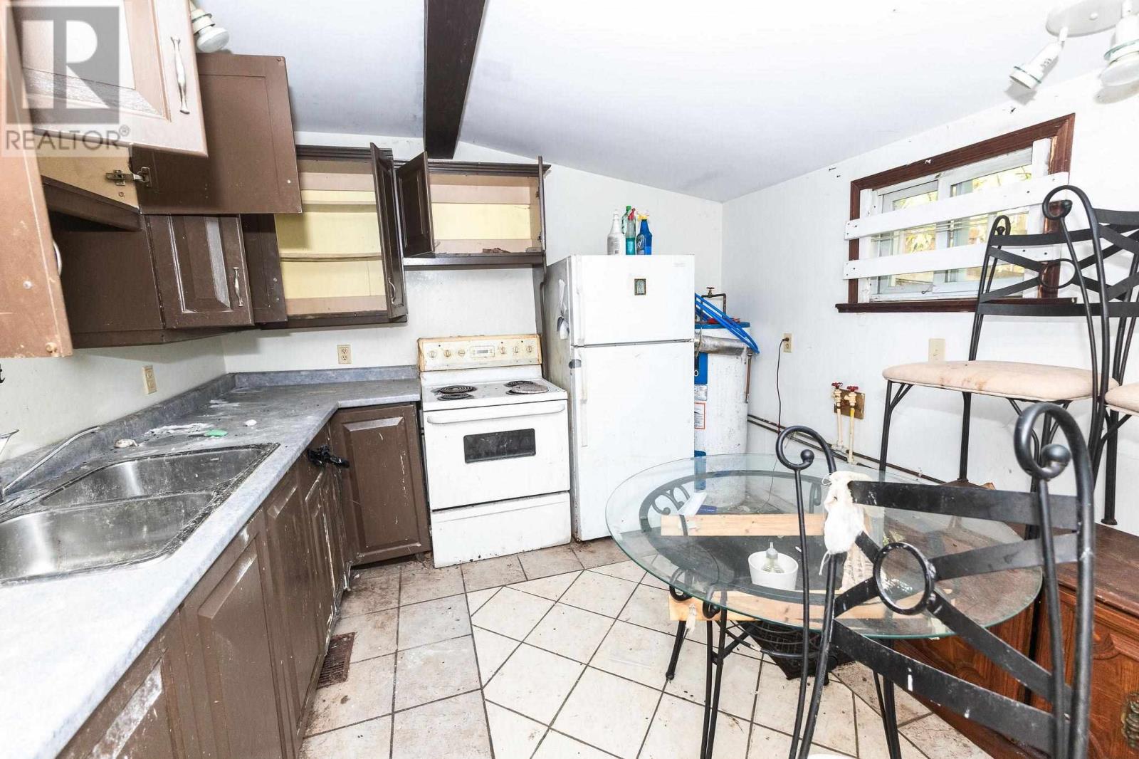 178 Dennis St Property Photo 10
