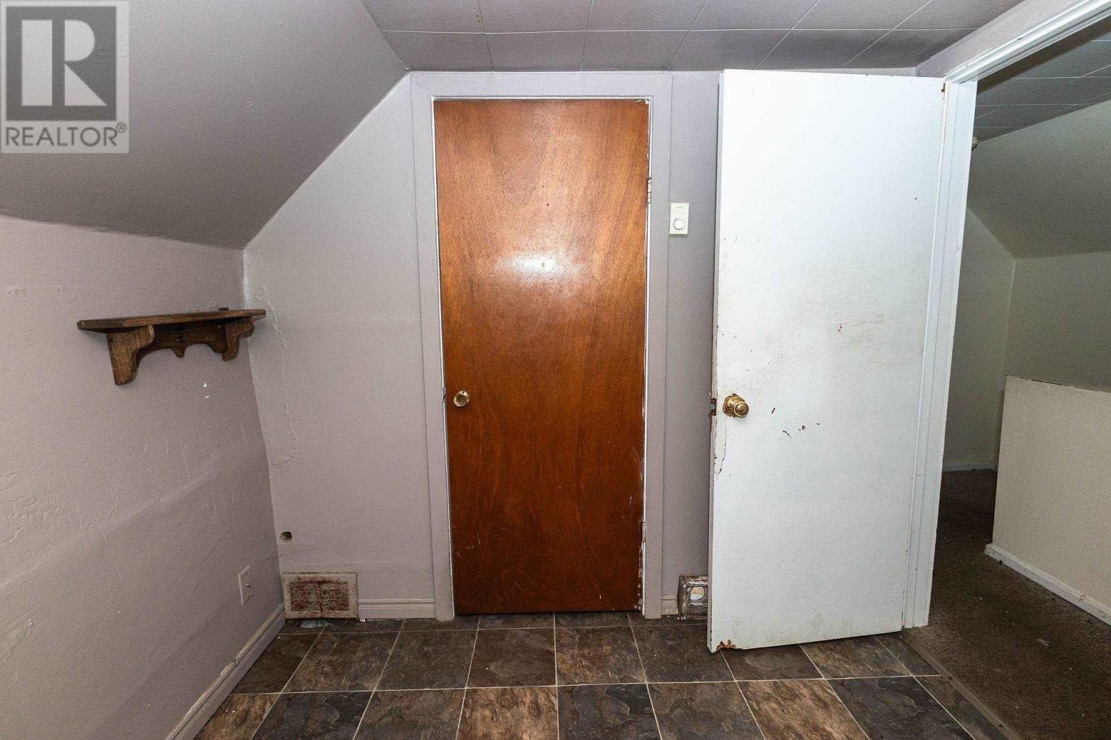 178 Dennis St Property Photo 21