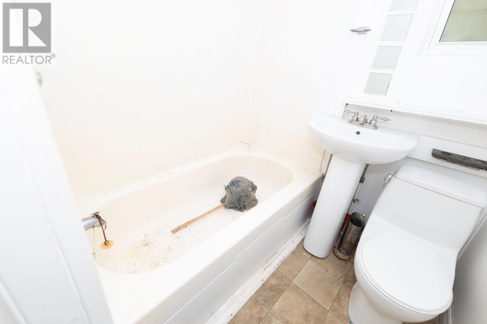 178 Dennis St Property Photo 23