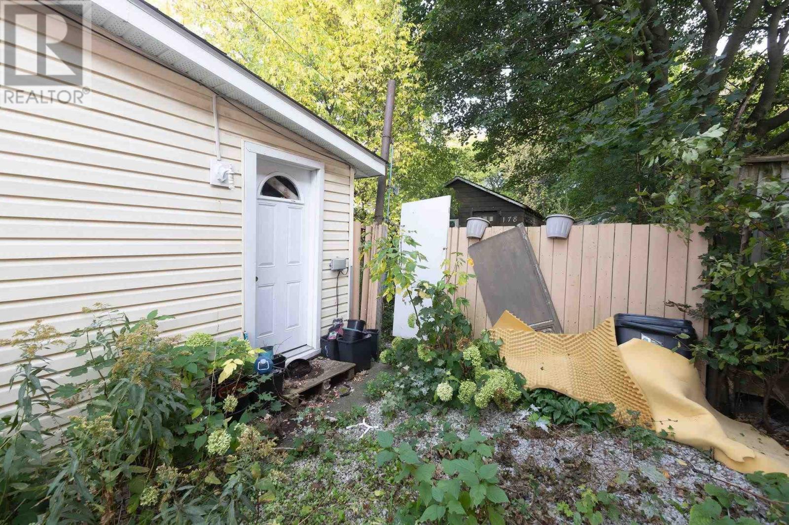 178 Dennis St Property Photo 24