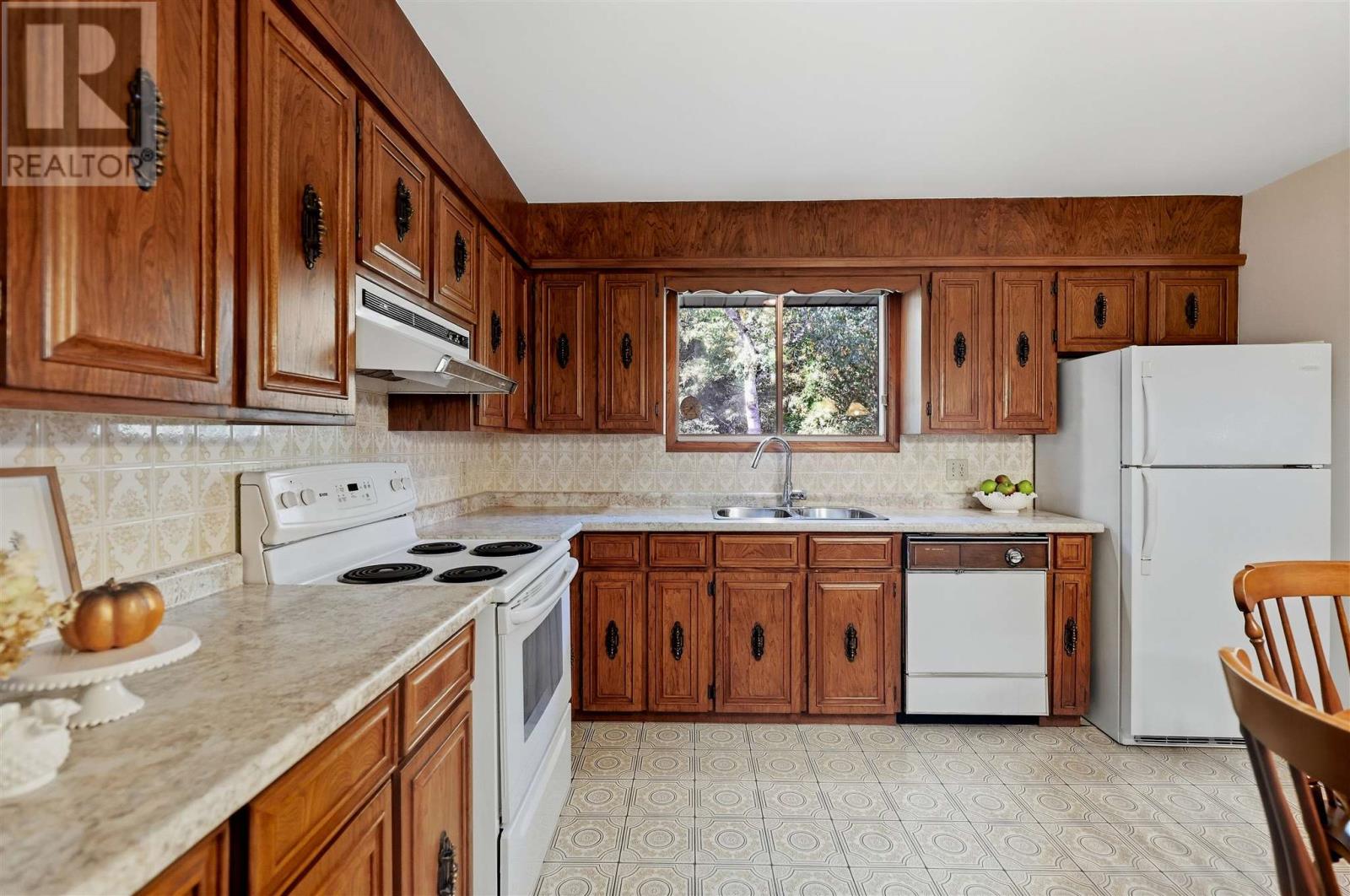 67 Westridge Rd Property Photo 7