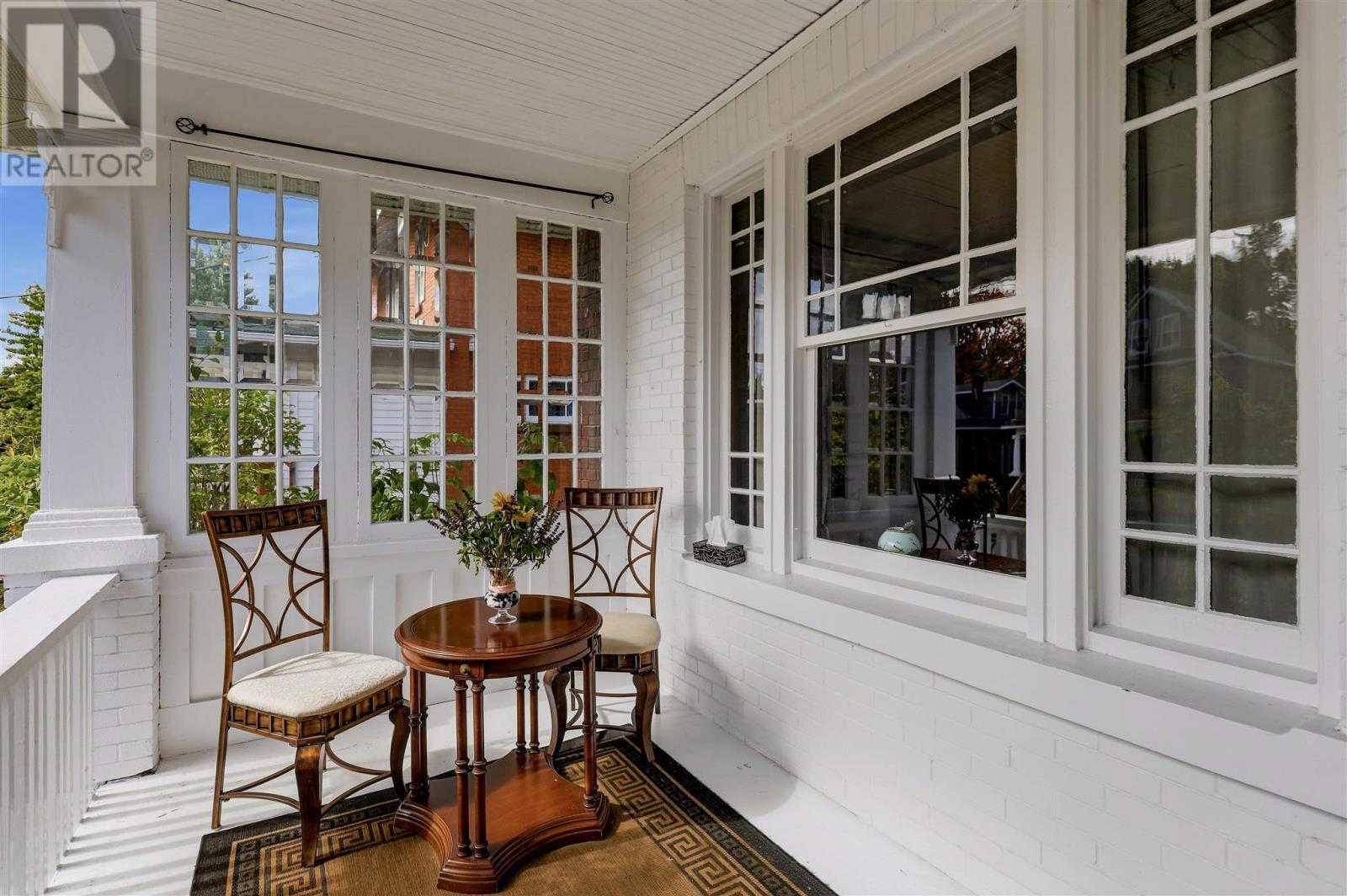 40 Euclid Rd Property Photo 4