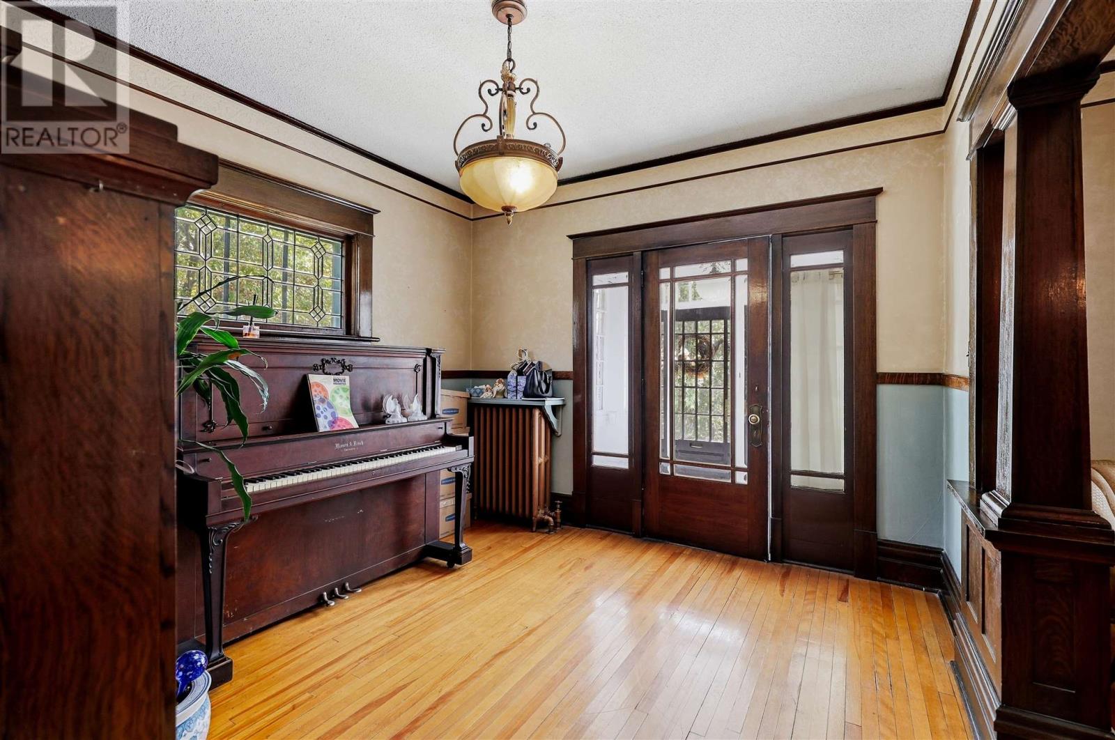 40 Euclid Rd Property Photo 5