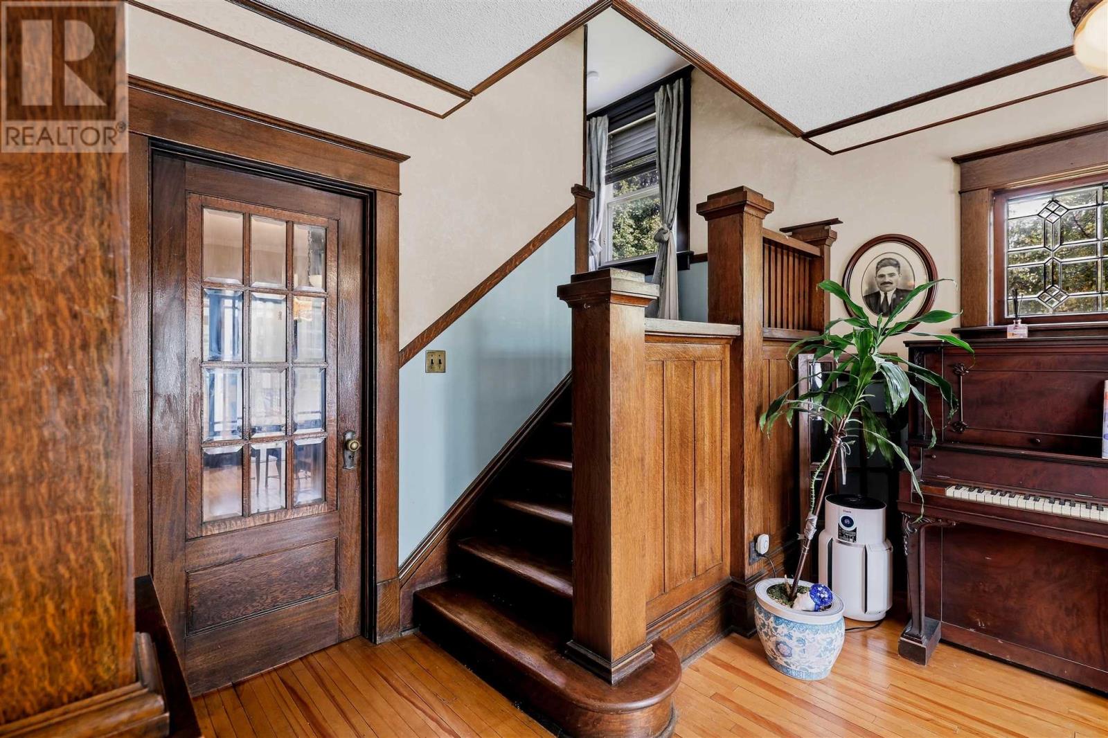40 Euclid Rd Property Photo 6