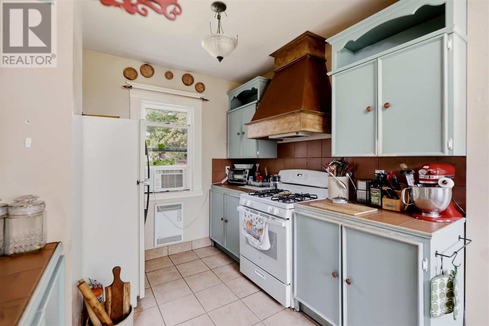 40 Euclid Rd Property Photo 13