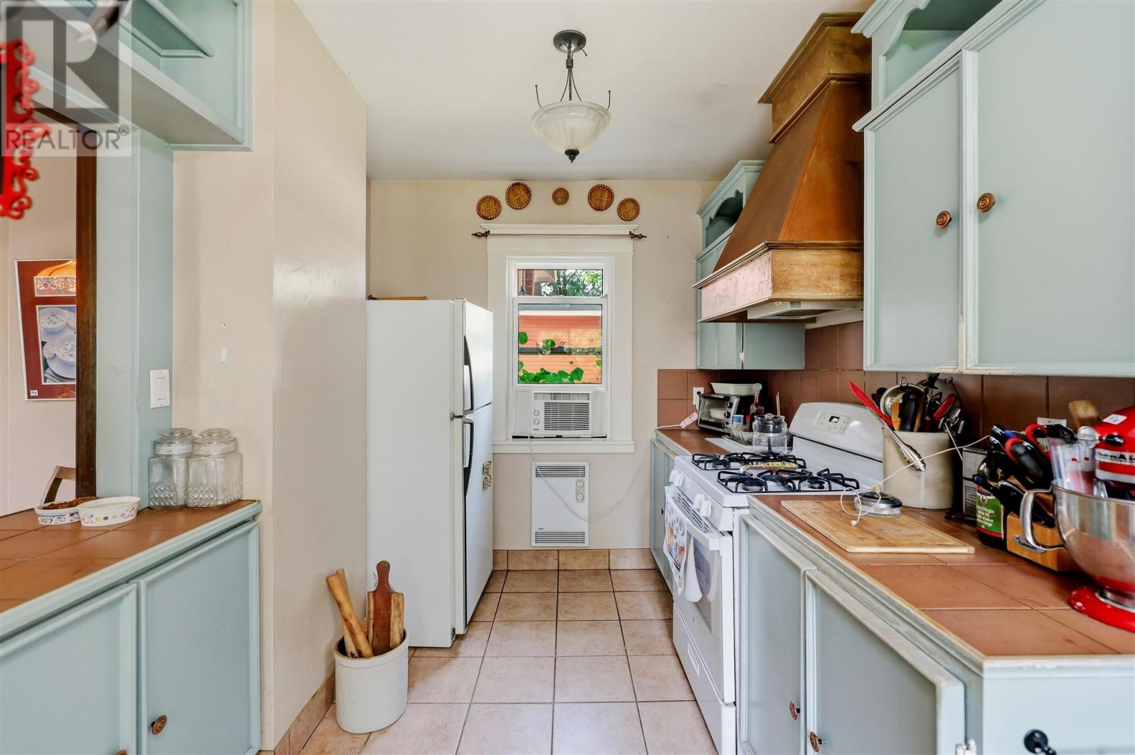 40 Euclid Rd Property Photo 14