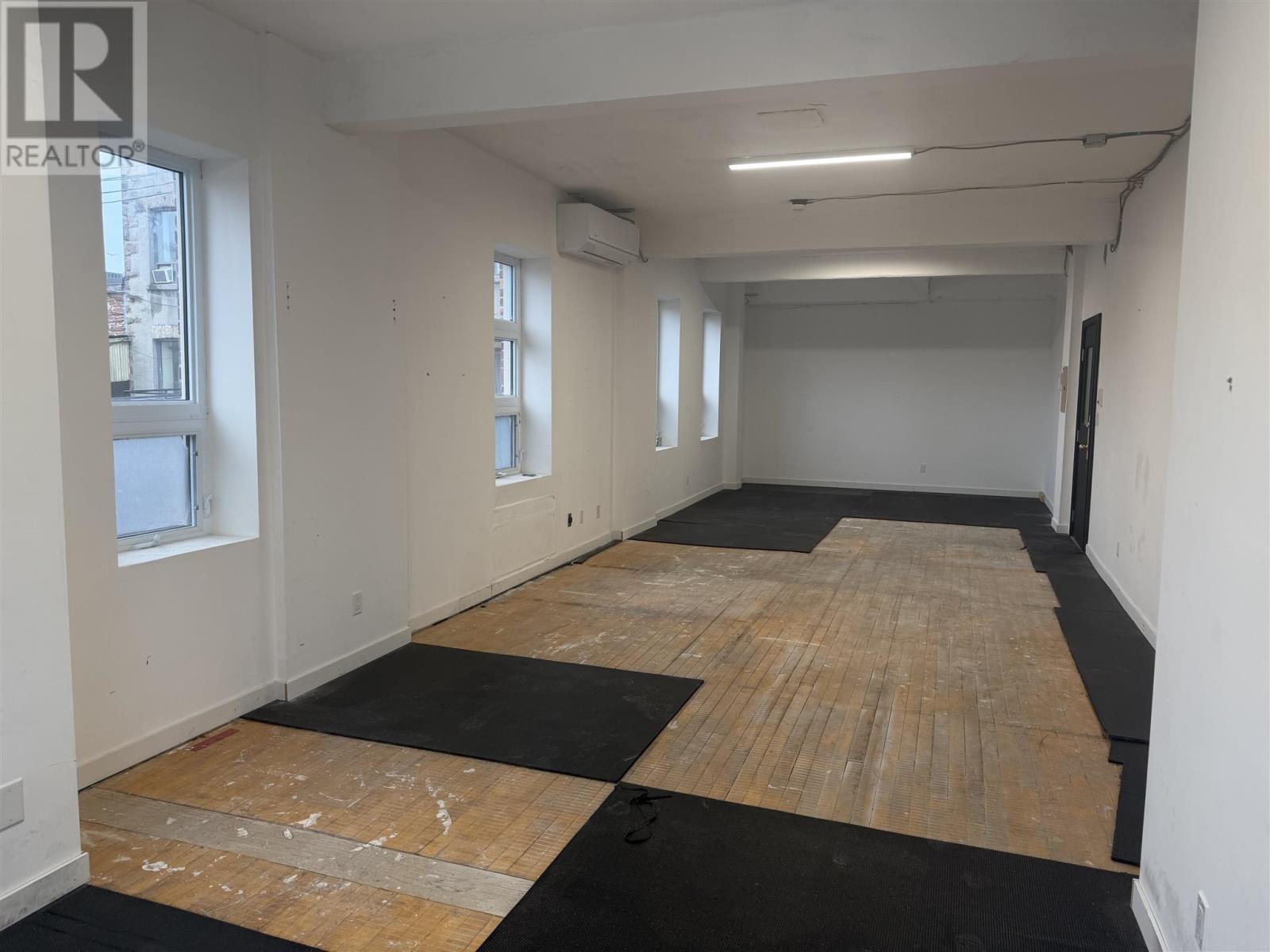 478 Queen St Property Photo 7