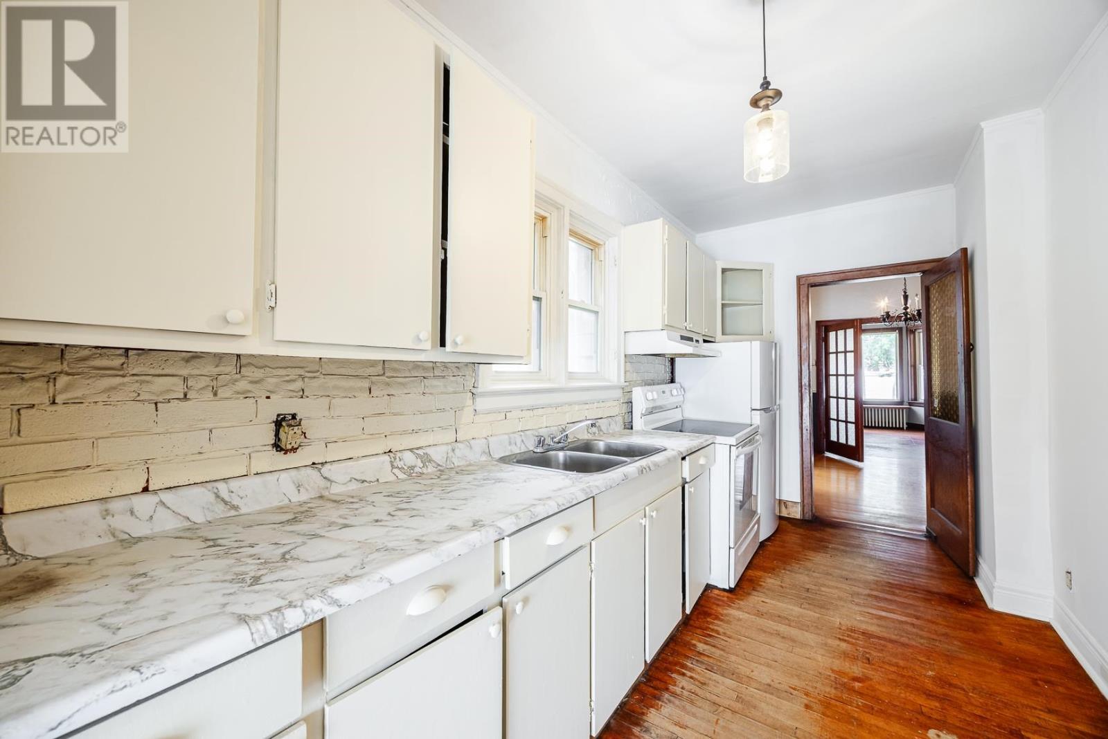 151 Albert St E Property Photo 12