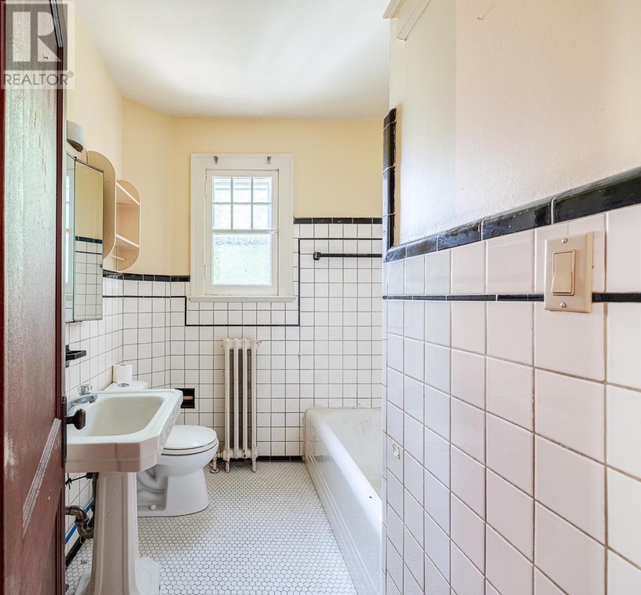 151 Albert St E Property Photo 17