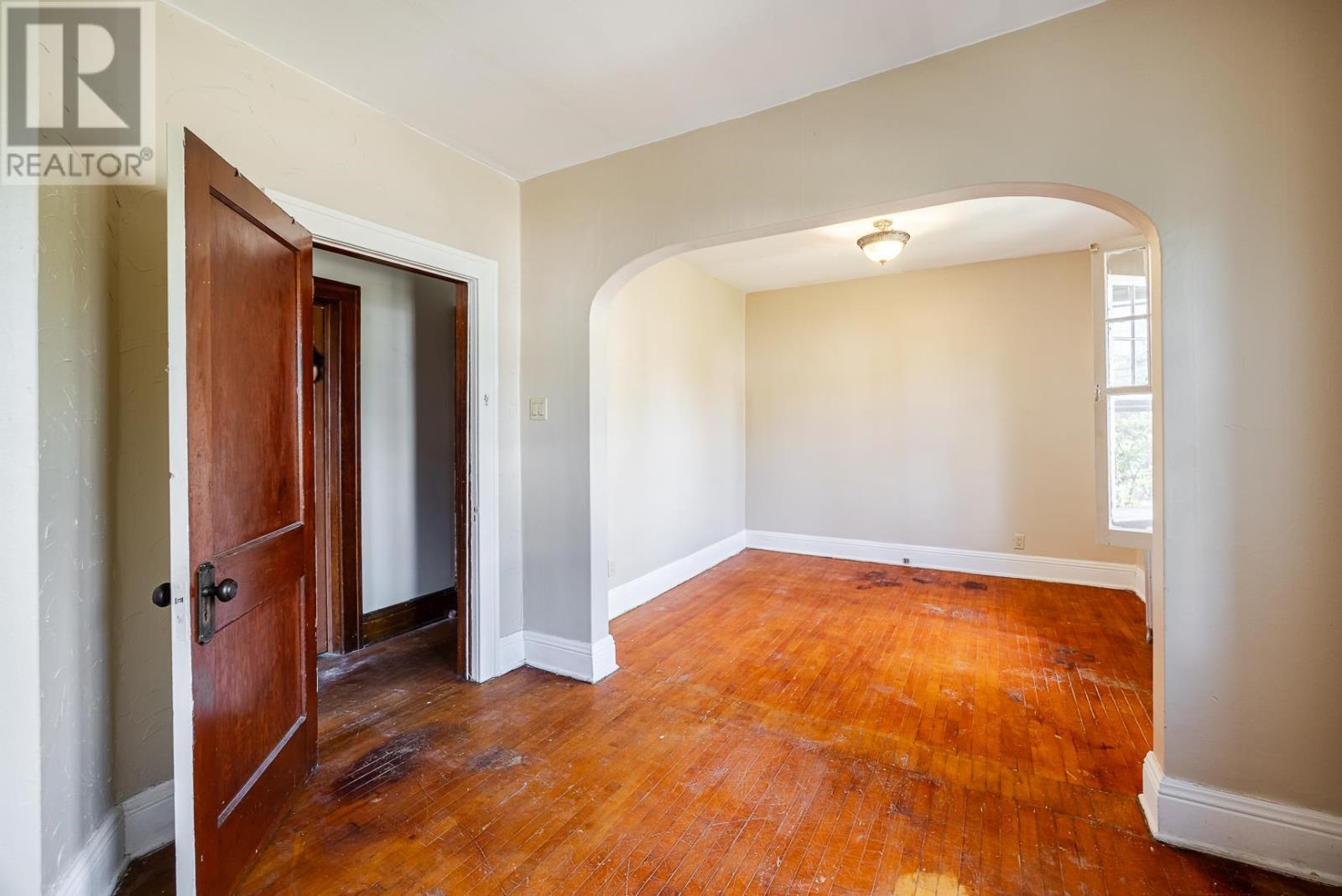151 Albert St E Property Photo 21