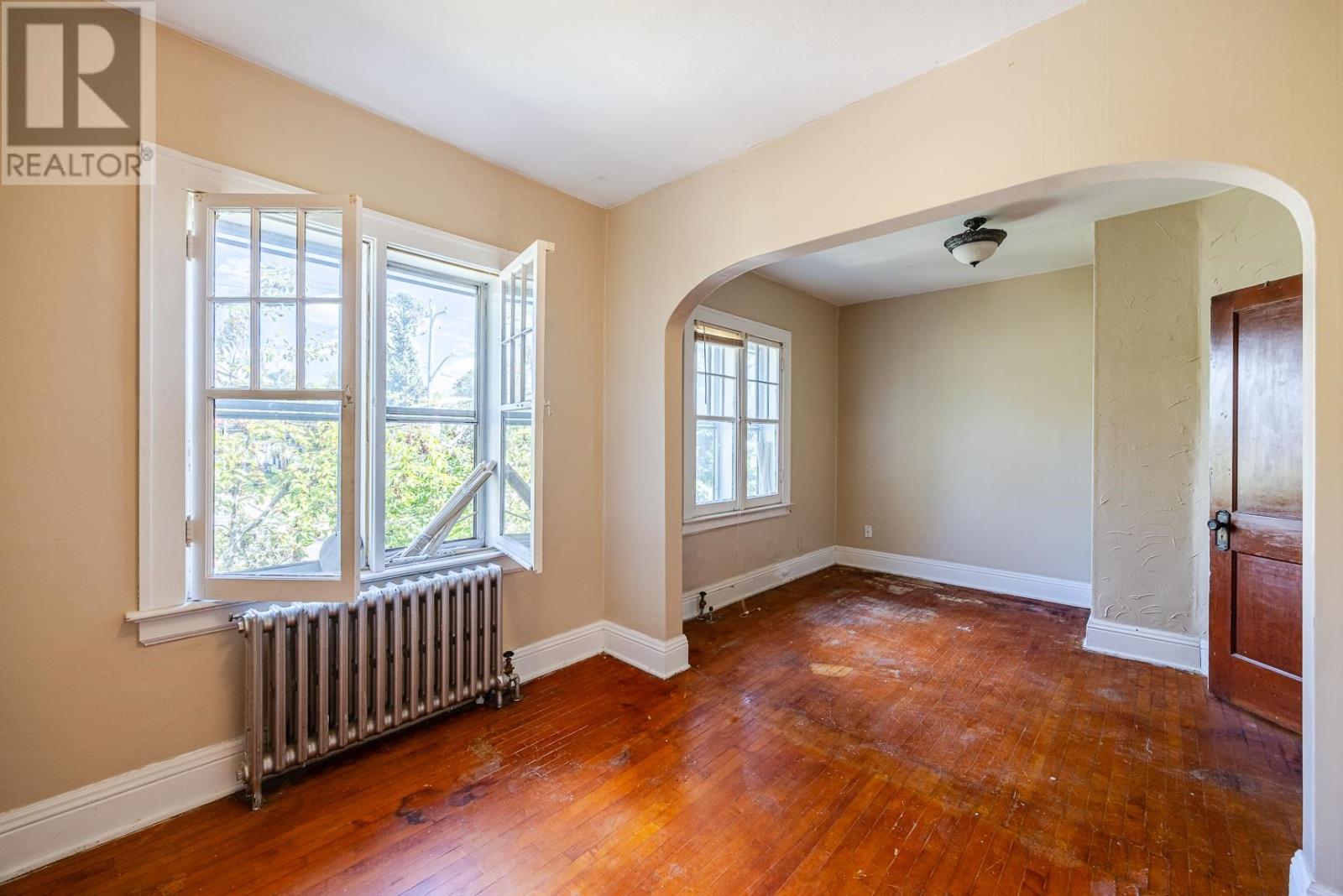 151 Albert St E Property Photo 22