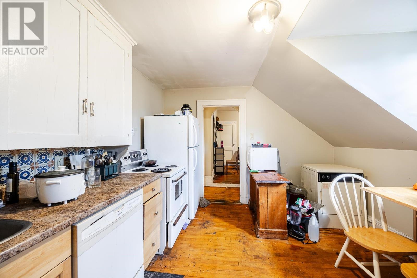151 Albert St E Property Photo 23