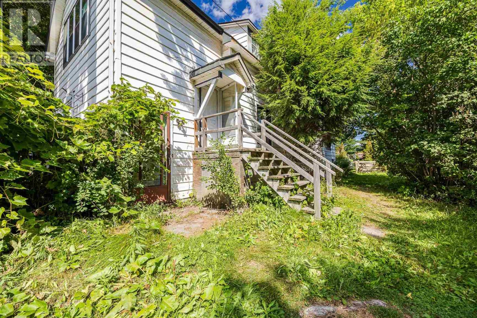 151 Albert St E Property Photo 33