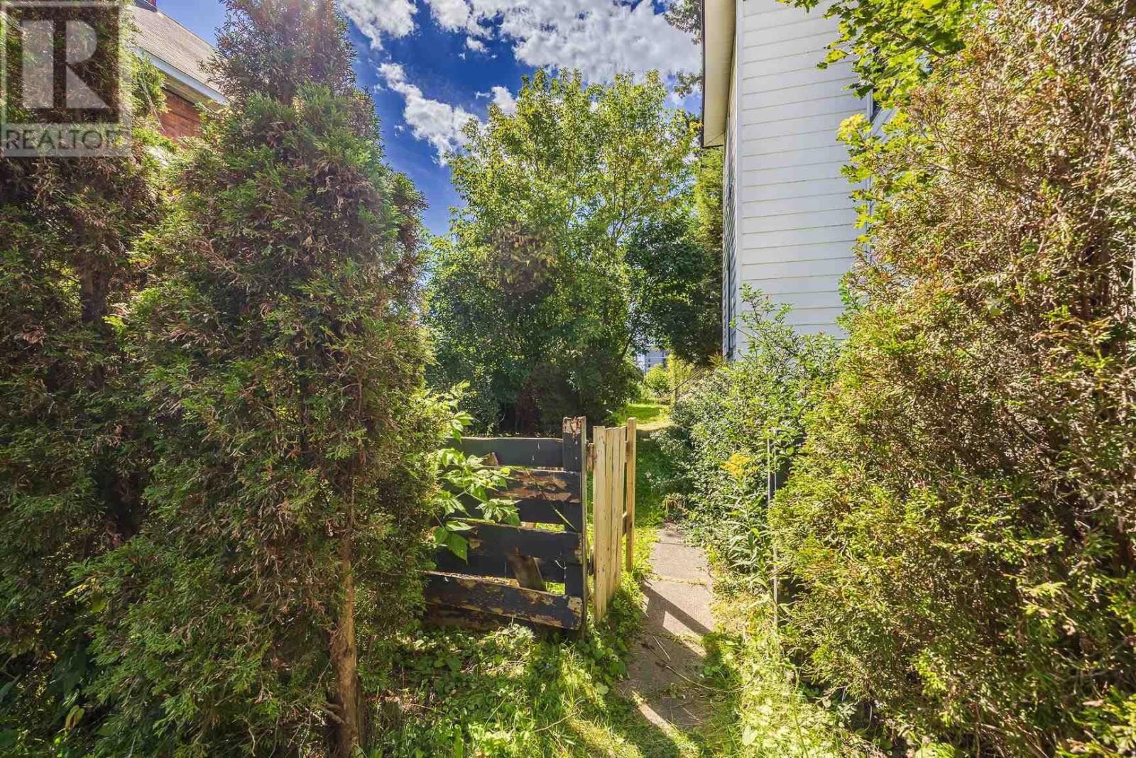 151 Albert St E Property Photo 34