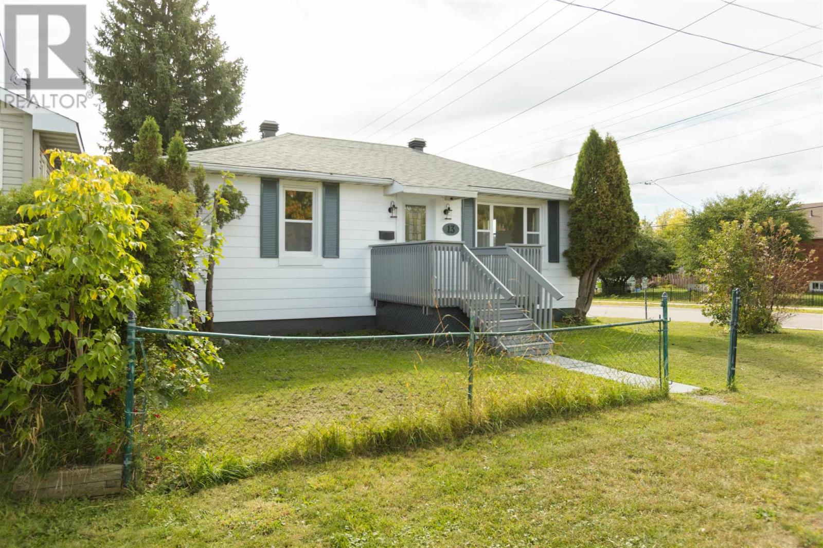 13 Stevens St Property Photo 3
