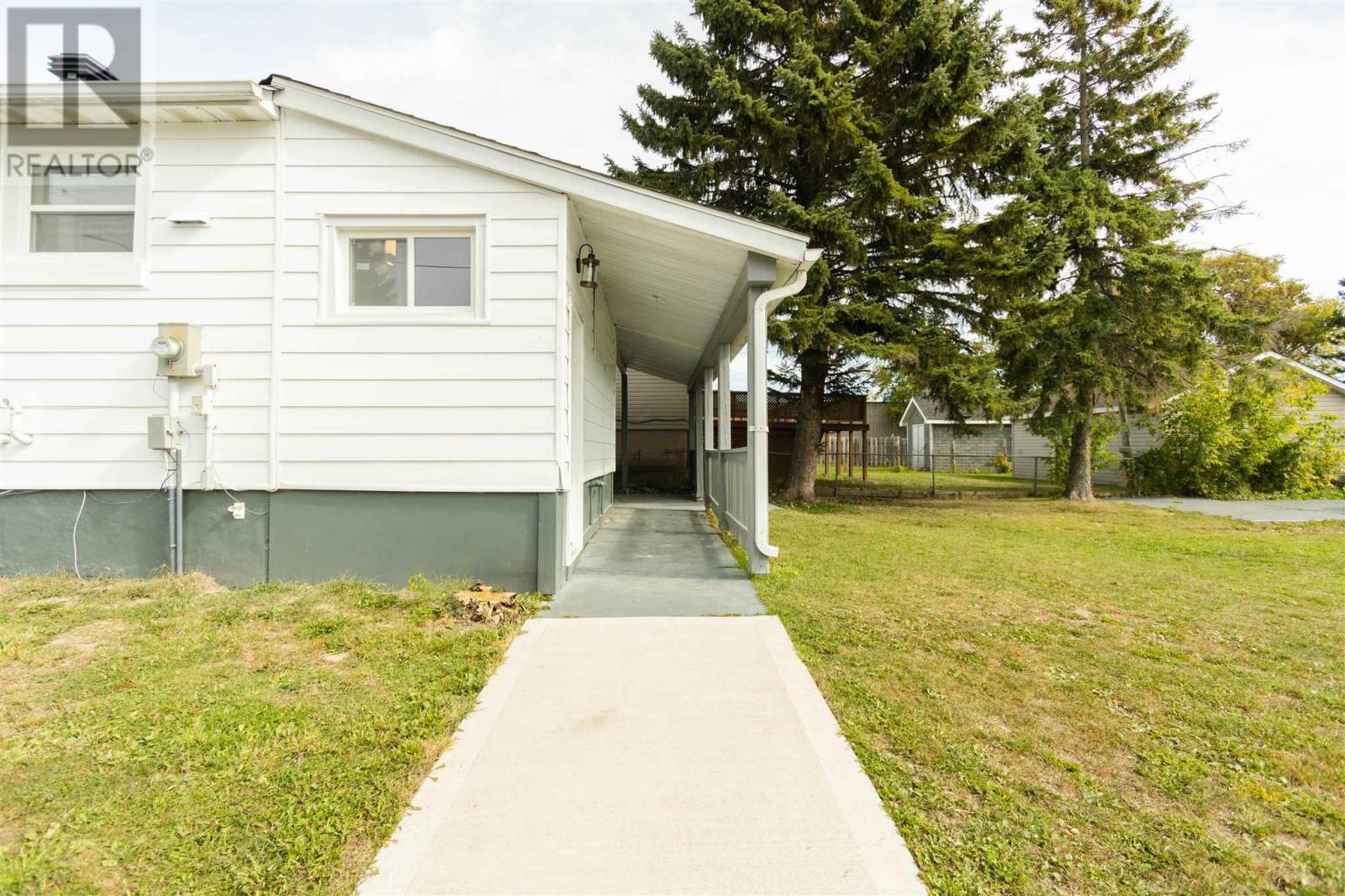 13 Stevens St Property Photo 7