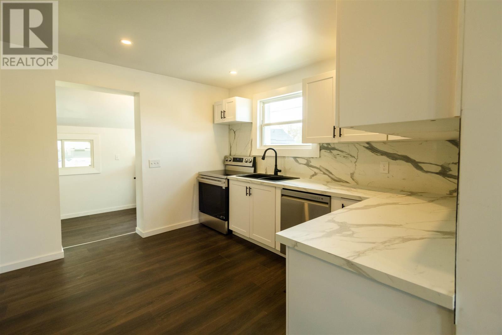 13 Stevens St Property Photo 13