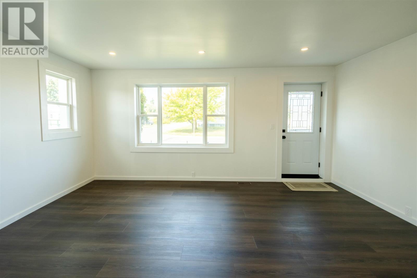 13 Stevens St Property Photo 22